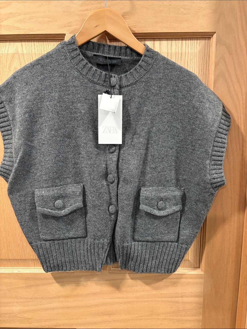 Zara Gray Sleeveless Knit Buttoned Vest with Patch Pockets